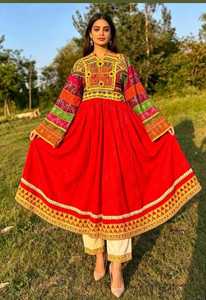 Vestido Afgano Bordado Vintage – Colección Tradicional de Herencia – Vestido Auténtico de Estilo Afgano – Vestido Vintage con Bordados Intensos - Product Image 3