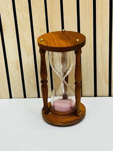 Sablier en bois de 6,5'' avec sable rose |   Horloge à sable de table rustique avec design croix d'ange pour décoration de fête d'anniversaire - Product Image 2