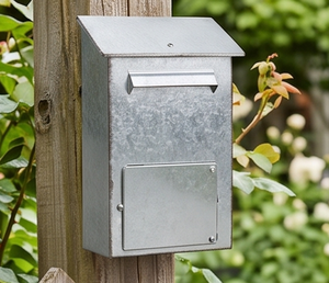 Boîte aux lettres murale en acier galvanisé de qualité supérieure avec accès frontal et finition thermolaquée pour usage extérieur - Product Image 4