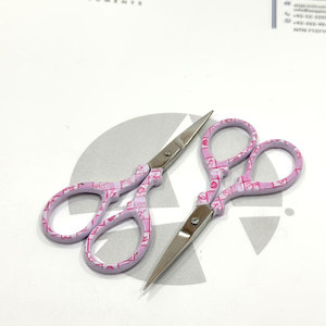 Ciseaux de couture roses de créateur, en acier inoxydable, à lame droite et tranchante, pour la coupe de fil et les travaux manuels - Product Image 1