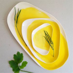Plateau de service rond en métal fait main, motif soleil jaune, grand plateau décoratif en métal pour fruits, gâteaux et apéritifs - Product Image 5