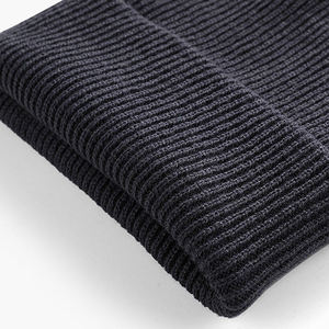 Bonnet Premium à Revers en Tricot Doux Extensible – Chapeau d'Hiver Chaud pour Confort Quotidien en Extérieur par Temps Froid - Product Image 4