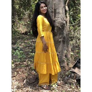 Ensemble de costume en rayonne jaune avec travail Sikhiya Gota, taille XS, hauts à manches trois-quarts pour usage quotidien - Product Image 2