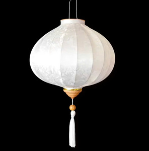 Lanterne en soie faite à la main en forme de lotus, lanterne rose, fabricant vietnamien, export en gros - Product Image 5