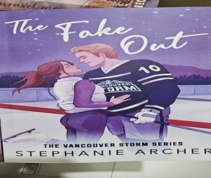 หนังสือปกอ่อนเรื่อง "The Fake Out" โดยสเตฟานี อาร์เชอร์ หนังสือขายดีสำหรับผู้ใหญ่ - Product Image 2