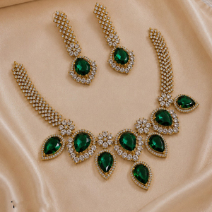 Ensemble collier et boucles d'oreilles pour femme JeweleMarket, plaqué or, pierres en cristal, style ethnique, pour mariage, fiançailles, anniversaire, fête, provenant du Maharashtra - Product Image 3