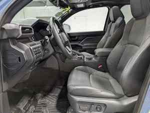 Toyota 4Runner TRD Road Premium 4x4 I-FORCE MAX 2.4L hybride 4 cylindres turbocompressé, conduite à gauche, pneus R15, cuir, modèle 2024 d'occasion - Product Image 2