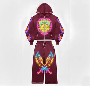 Sudadera con Capucha de Estilo Cibernético para Hombre, Emblema Luminoso de Neón en el Centro y Mangas con Patrón de Circuitos, Ropa Deportiva Vibrante de Alto Rendimiento - Product Image 4