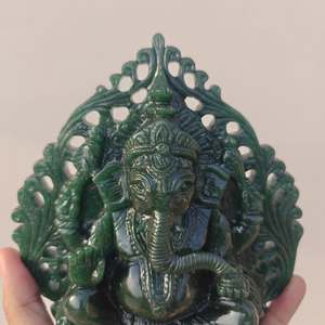 Statue du Dieu Ganesha en Pierre Verte Sculptée à la Main, Sculpture Religieuse Hindoue pour la Décoration de la Maison - Product Image 3