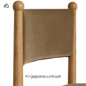 เก้าอี้ไม้ซุงไคดีไซน์ทันสมัยรุ่นใหม่ พร้อมผ้ากำมะหยี่นุ่มสบาย ทนทานและกันน้ำ เหมาะสำหรับร้านกาแฟและห้องรับประทานอาหารในอพาร์ตเมนต์-Kukuh - Product Image 5