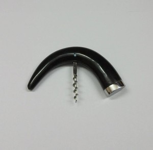 Botella de Cuerno de Búfalo Hecha a Mano, Herramienta Decorativa y Utilitaria para Restaurantes, Cafeterías, Cervecerías e Industrias de Hostelería - Product Image 2