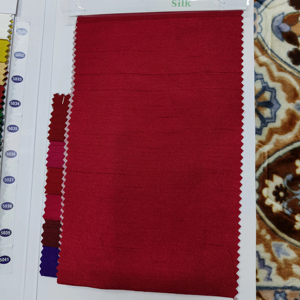 Hermosa tela de seda con textura de musgo, 44 pulgadas de ancho, suave, lisa, con textura aterciopelada, ligero brillo y caída rica, ideal para sari, kurti, lehenga o vestido. - Product Image 1