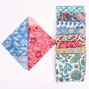 Bandana carré en coton traditionnel à motif floral, unisexe, léger, respirant, écologique, pour toutes les saisons - Product Image 3