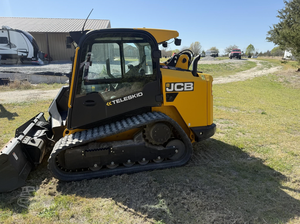 รถตักล้อยาง JCB 3TS-8T ปี 2021 พร้อมอุปกรณ์ยก ® ความจุ 12,615 ปอนด์ - Product Image 2