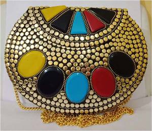 Laiton et résine perles dames pochette pour femmes fête porter utilisation GC-BG-534 disponible au meilleur prix de l'exportateur indien - Product Image 1