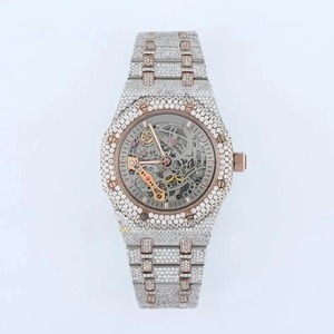 Montre de luxe personnalisée en or rose avec cadran intelligent unique pour homme, entièrement pavée de diamants et de moissanite, en argent. - Product Image 4