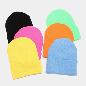 Bonnet d'hiver luxueux en maille torsadée épaisse, doux et chaud, effet cachemire, mélange de laine premium, style minimaliste avec revers - Product Image 1