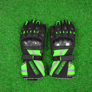 ถุงมือมอเตอร์ไซค์หนังและผ้าแบบยาวกันน้ำสำหรับผู้ชาย ป้องกันข้อนิ้วอย่างดี เหมาะสำหรับขี่ในฤดูหนาว รับผลิตตามแบบ OEM ขายส่งจำนวนมาก - Product Image 1