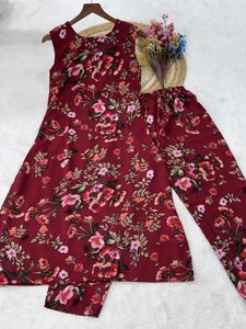 PREMIUM READYMADE <b>KURTI</b> WITH PANT SET <b>KURTI</b> FABRIC Crepe Flower Print LENGTH 42 INCH SLEEVES Sleeves less Inside Sleeves - Product Image 6