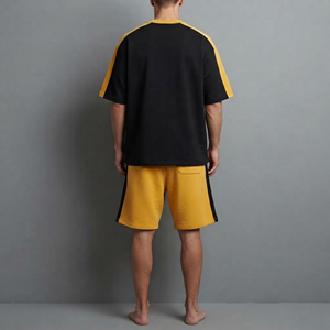 Ensemble d'été pour homme sur mesure, confectionné avec un tissu haut de gamme, construction légère, coupe confortable et finitions soignées, adapté - Product Image 3