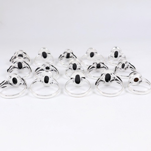 Anillos Ovalados de Cabujón de Piedra Negra Opaca de Aspecto Natural, Hechos a Mano, Chapados en Plata 925, Joyería de Moda al por Mayor para Mujer - Product Image 3