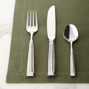 Ensemble de couverts de luxe en acier inoxydable 18/10, design européen, finition miroir, cuillères et fourchettes de mariage, design vintage portable - Product Image 1
