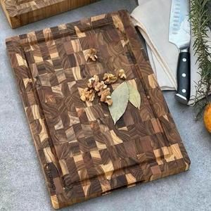 Tabla de Cortar de Madera Rectangular Antideslizante con Vetas Naturales, Hecha a Mano para Uso en la Cocina - Product Image 5