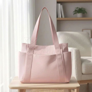 Sac de sport de voyage grande capacité de qualité supérieure avec doublure en nylon et compartiments organisés pour l'entraînement en salle et les courts trajets - Product Image 3