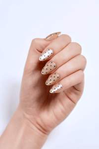 Uñas Postizas Personalizadas al por Mayor de ABS Doradas con Puntos, Forma Almendrada, Color Beige Nude, Uñas Artificiales Estampadas de Fábrica OEM/ODM - Product Image 2