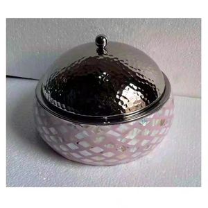 Casserole élégante en os de diamant rose incrusté avec couvercle martelé en acier inoxydable – Réchaud de luxe pour présentation sur table - Product Image 1