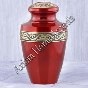 Urna conmemorativa de latón hecha a mano con diseño adornado Recuerdo de cenizas seguro y hermoso de Axiom Home Accents - Product Image 5