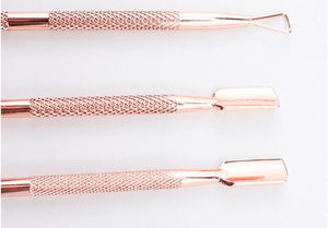 Ensemble de repousse-cuticules personnalisé en acier inoxydable or rose de qualité supérieure, double extrémité, multifonctionnel, avec spatule triangulaire, OEM ODM, pour soins des ongles - Product Image 6