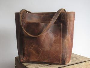 กระเป๋าโท้ทหนังแท้ 100% สำหรับผู้หญิง พร้อมโลโก้พิมพ์ลายตามสั่ง หนังวัวแท้ รุ่น LTB-0259 - Product Image 2