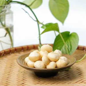 Naturally Rich <b>Macadamia</b> <b>Nuts</b> with Shell Roasted to Preserve Fresh Taste and Crunchy Texture - Product Image 4