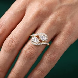 Bague Toi et Moi Halo Bypass en Diamant de Laboratoire Taille Poire Style Floral pour Femme, Cadeau Original et Raffiné pour Anniversaire ou Promesse, pour Amoureux - Product Image 6