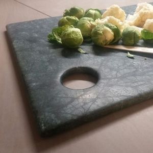 Planche à découper en marbre de forme rectangulaire avec poignée, lavable au lave-vaisselle, emballage individuel - Product Image 2