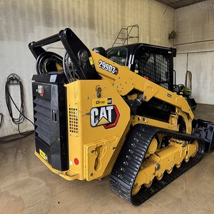 รถตักล้อยาง Cat 299D3 แบบ Skid Steer Loader ขนาดกะทัดรัด เครื่องยนต์ทรงพลัง พร้อมอุปกรณ์เสริมอเนกประสงค์ ทำงานได้อย่างมีประสิทธิภาพในสถานที่ทำงาน - Product Image 2