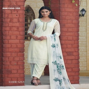 Colección de conjuntos Kurti-Pantalón-Dupatta de georgette de calidad de exportación india con Schiffli y trabajo manual en el cuello, proveedor indio. - Product Image 1