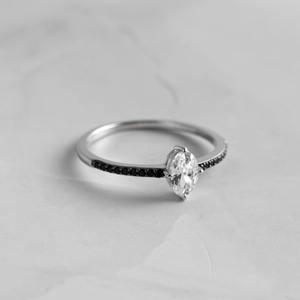 Anillo de Diamante Moissanita Negra, Corte Oval y Marquesa, Anillo Delicado, Anillo de Promesa, Plata de Ley 925, Regalo para Ella - Product Image 2