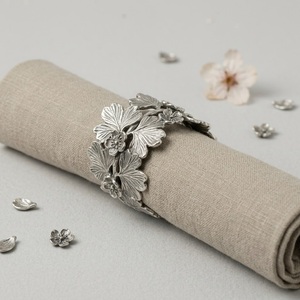 Luxury Silver Hammered Metal Leaf Napkin Rings Elegant Zinc Alloy Napkin Holder Buckle For Wedding Party Hotel Restaurant <b>Table</b> - Product Image 6