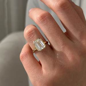 4 Carat Emerald Cut E VVS2 Lab Grown Diamond Bezel Set <b>Split</b> Shank Solitaire <b>Ring</b> , Art Deco <b>Ring</b> Yellow Gold , IGI Certified - Product Image 6