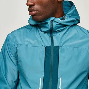 ชุดวอร์มกันลมผ้าไนลอน 100% ระบายอากาศได้ดี ทรงหลวมสบายสำหรับผู้ชาย ชุดเซ็ตเสื้อแจ็คเก็ตและกางเกงขาสั้นกันลมคุณภาพสูงสำหรับผู้ชายแบบสั่งทำ - Product Image 4