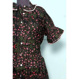 Vestido corto estilo mini para mujer, 100% algodón, informal, con mangas acampanadas, cuello redondo, estampado floral, ecológico, cintura natural - Product Image 3