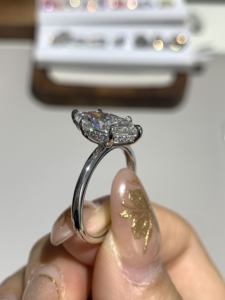 Bijoux tendance pour femme en or massif 18 carats avec diamant synthétique taille émeraude, percé au laser, certifié IGI, pour anniversaire et fiançailles, cultivé en laboratoire - Product Image 5