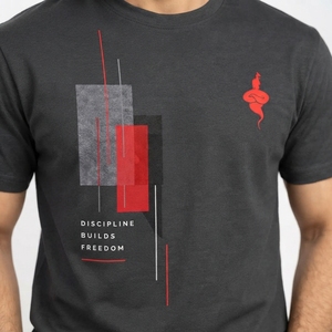 Camiseta de hombre de corte regular con costuras reforzadas y diseño ligero, con tela suave y transpirable, diseño de manga corta, cómoda. - Product Image 5