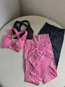 Ensemble de yoga imprimé léopard rose, leggings sans couture taille haute, soutien-gorge de sport, vêtements de sport pour femmes - Product Image 1