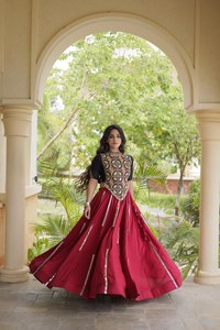 Nueva Colección de Lehenga de Diseñador para Navratri, Lehenga Choli de Rayón Puro con Encaje Gota, en Venta en Línea - Product Image 1