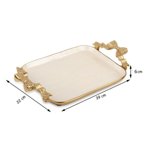 Elegante bandeja color marfil con asas doradas esculpidas en ambos lados, un accesorio de lujo sofisticado para una recepción refinada. - Product Image 3