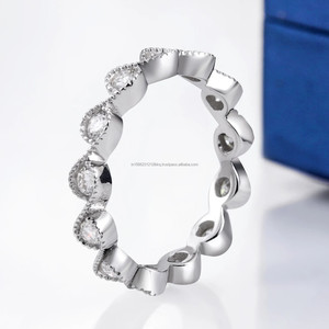 แหวนแต่งงานประดับเพชรสีทองขาว14K แหวนเพชรดีไซน์ตามสั่งคุณภาพระดับพรีเมียมแหวนเพชร VVS สำหรับผู้หญิง - Product Image 2