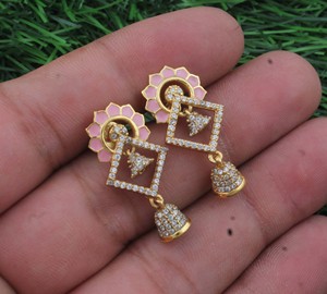 Pendientes de Plata de Ley 925 de Lujo con Circonita Cúbica Brillante y Diseño de Barra Curva para Mujer, Joyería de Moda para Bodas - Product Image 1